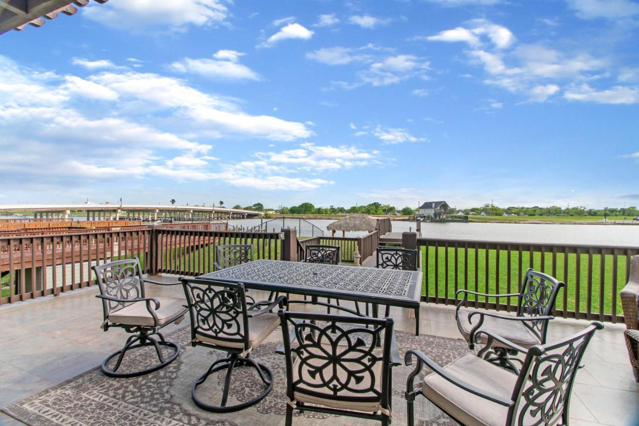 Luxury Waterfront Home Family And Pet Friendly Near Surfside Beach 11 Mins Фріпорт Екстер'єр фото