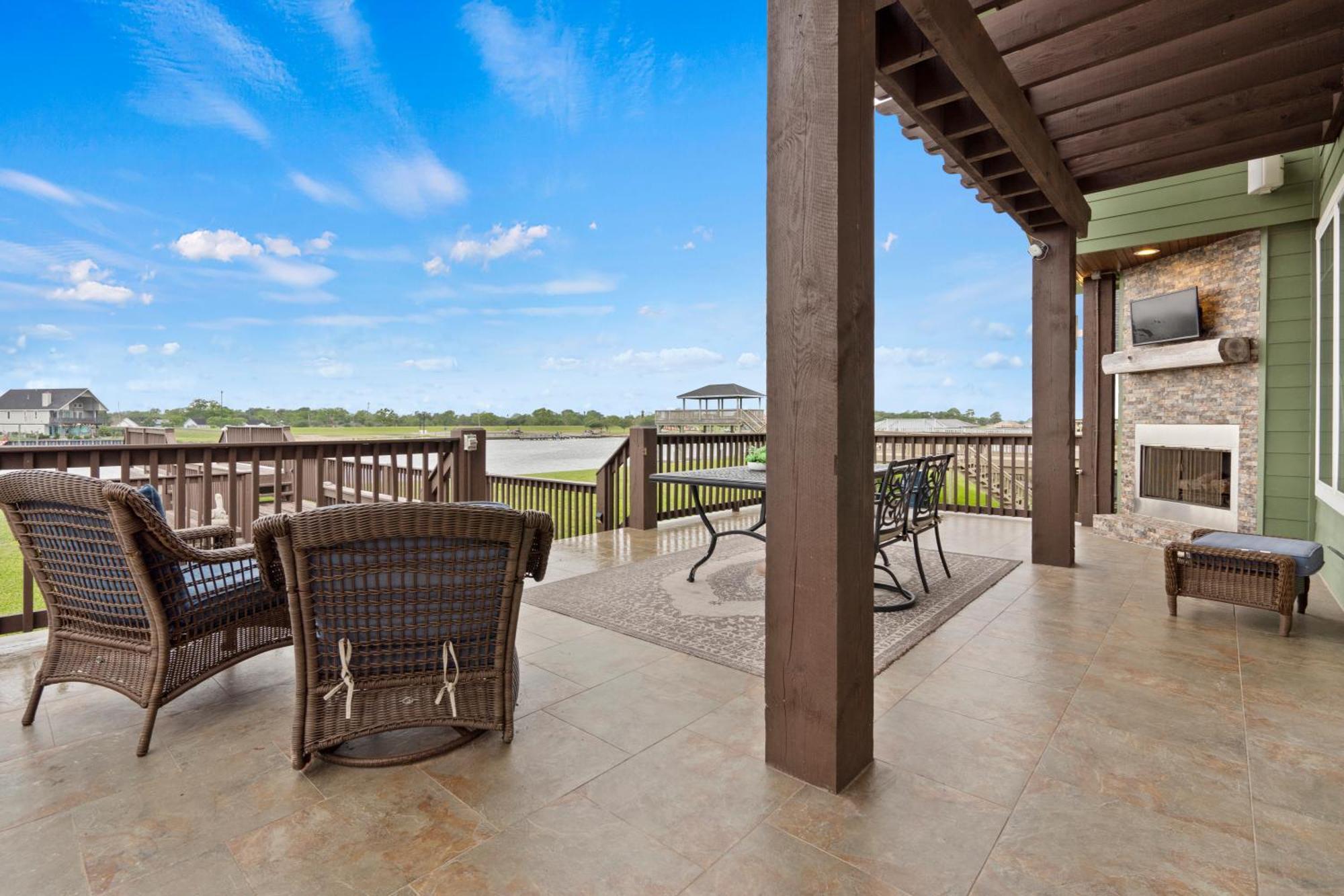 Luxury Waterfront Home Family And Pet Friendly Near Surfside Beach 11 Mins Фріпорт Екстер'єр фото