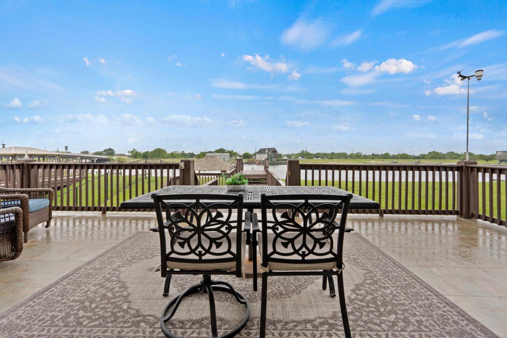 Luxury Waterfront Home Family And Pet Friendly Near Surfside Beach 11 Mins Фріпорт Екстер'єр фото