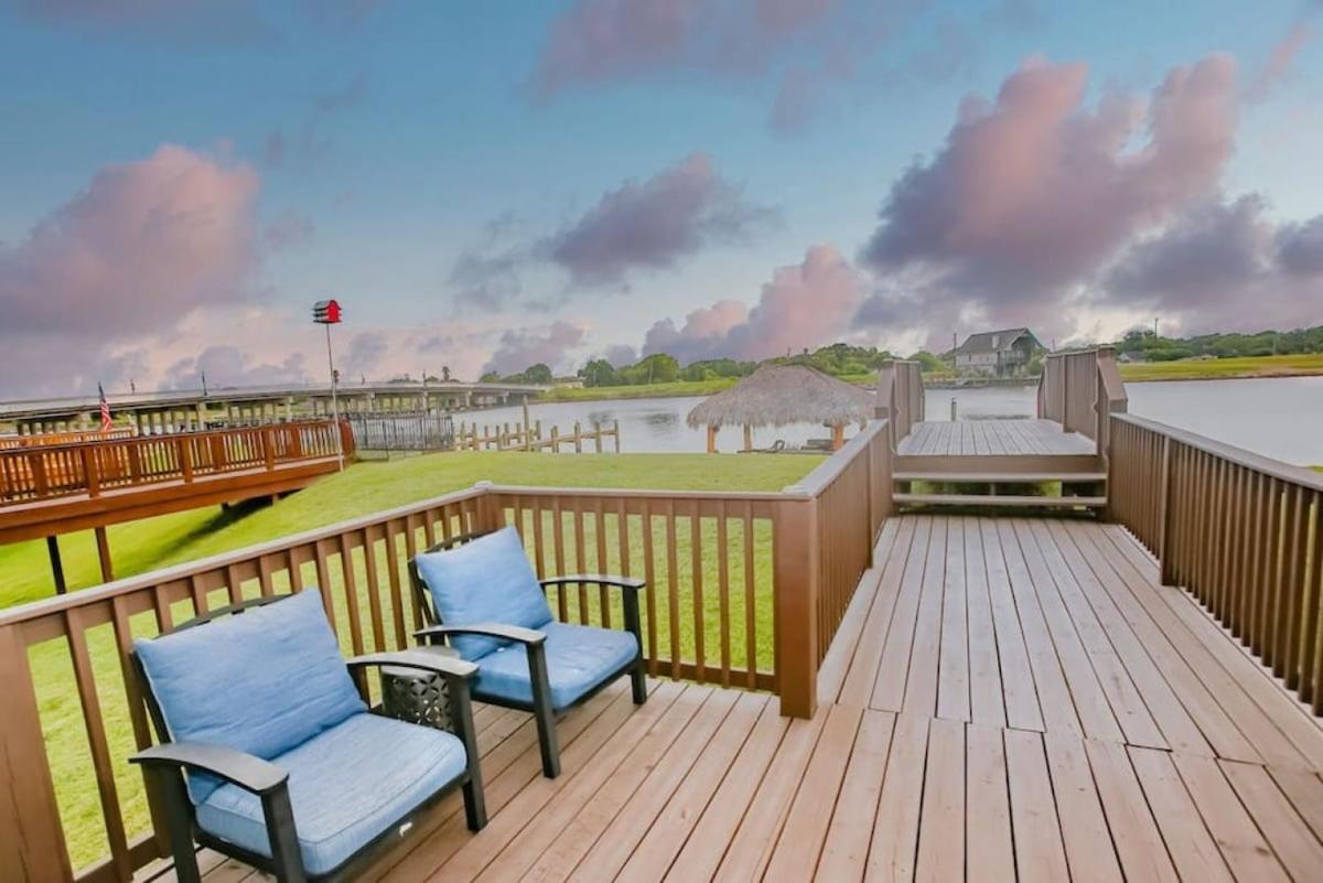 Luxury Waterfront Home Family And Pet Friendly Near Surfside Beach 11 Mins Фріпорт Екстер'єр фото